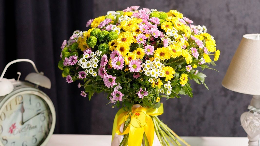 The Magic of Flowers in Feng Shui: How to Bring Positive Energy into Your Home
