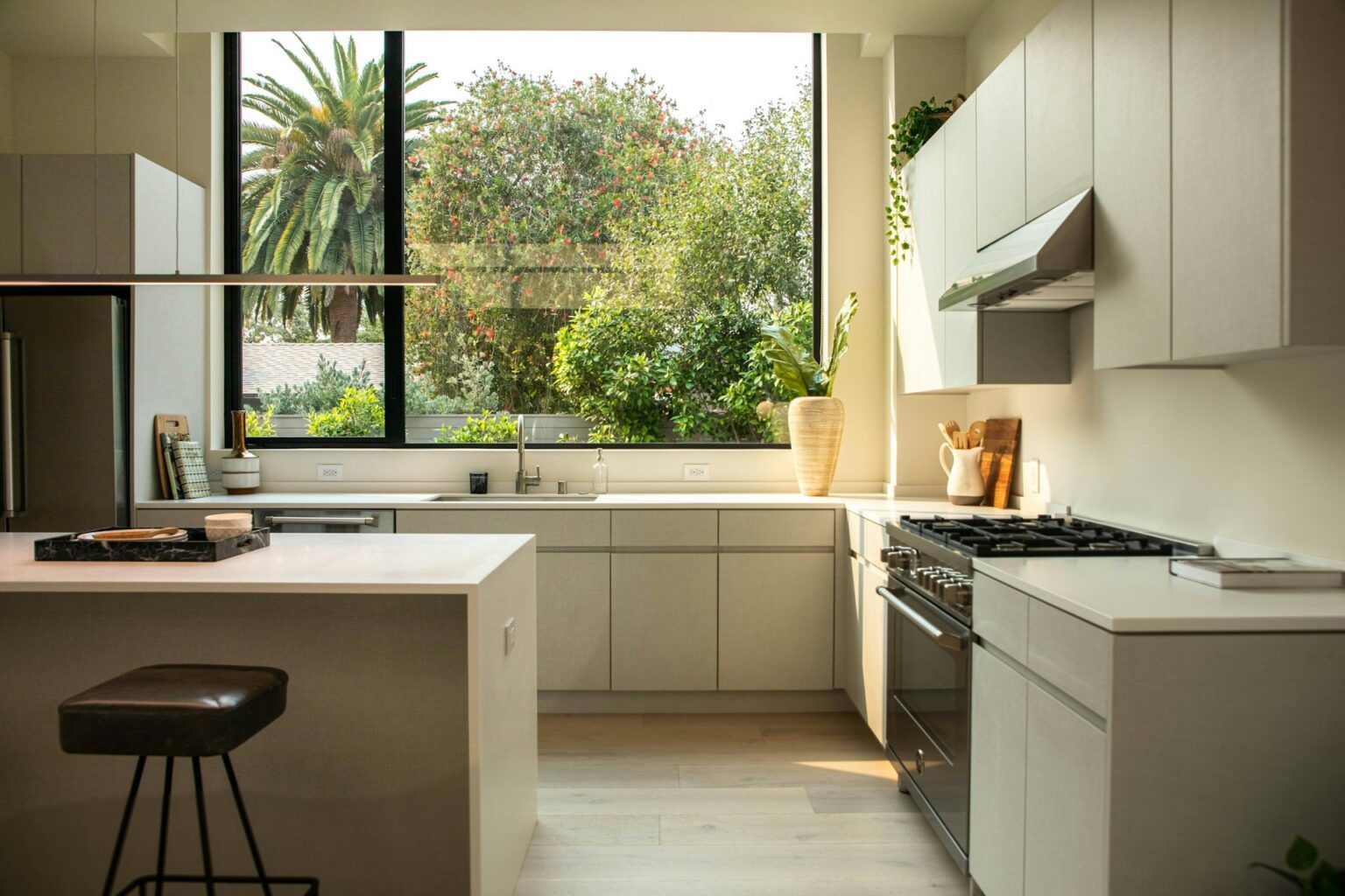 Harmonize Your Kitchen with Carefully Chosen Textiles