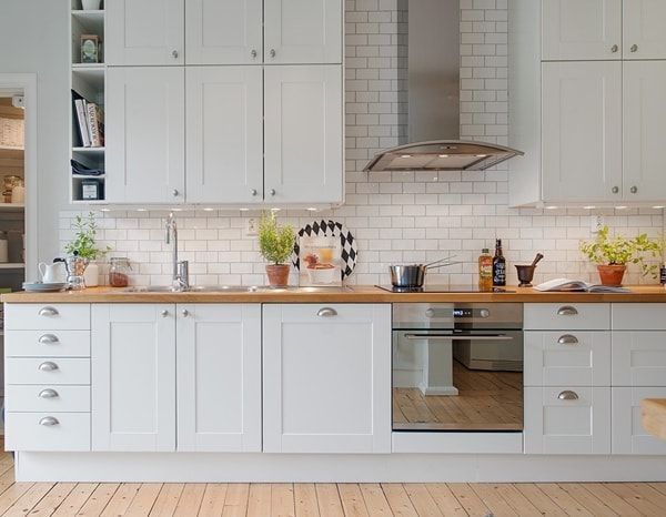 10 Kitchen Designs with White