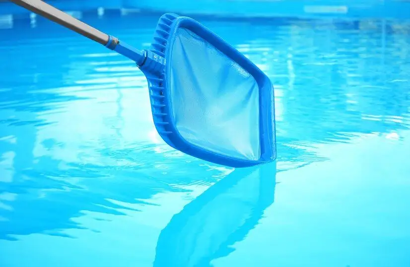 Cum să pregătești piscina primăvara pentru venirea verii