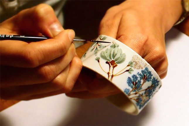Interior Scents in Porcelain Vessels