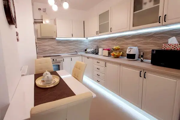 Acasa la Claudia intr-un apartament de 2 camere din Brasov amenajat cu un buget de 15.000 de euro