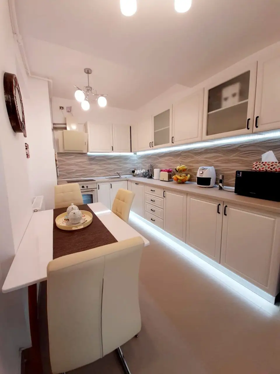 Acasa la Claudia intr-un apartament de 2 camere din Brasov amenajat cu un buget de 15.000 de euro