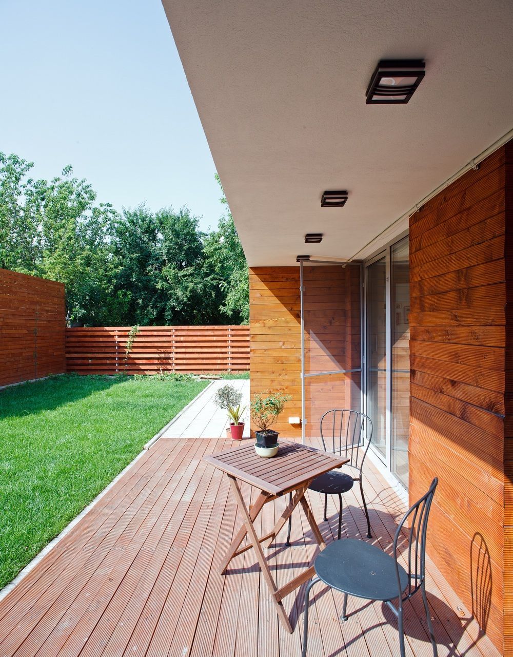 Casa din Bucuresti  arhitectura in armonie cu natura