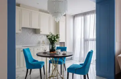 Classic Contemporary Style in an Apartment Without Structural Partitions