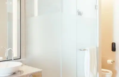 Shower Cabin: Elegance and Functionality in Small Spaces