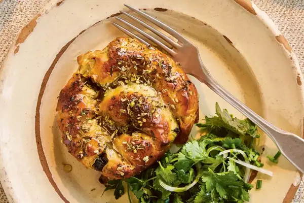 Borek vegan cu spanac condimentat, o poezie crocantă în bucătăria ta