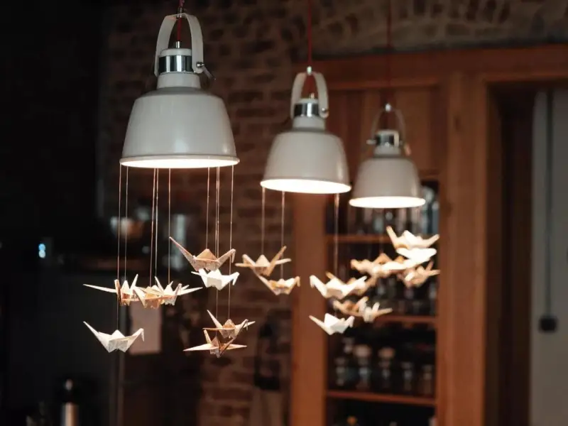 Decorațiuni origami pentru sufragerie: de ce să le alegi și cum să le faci
