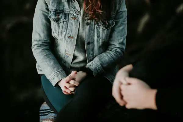Cum arată o zi obișnuită într-un program de consiliere pentru adulți