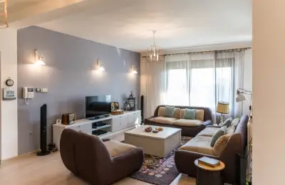 Revamping a House in Arad: How to Breathe Life into a Space with DIY Projects