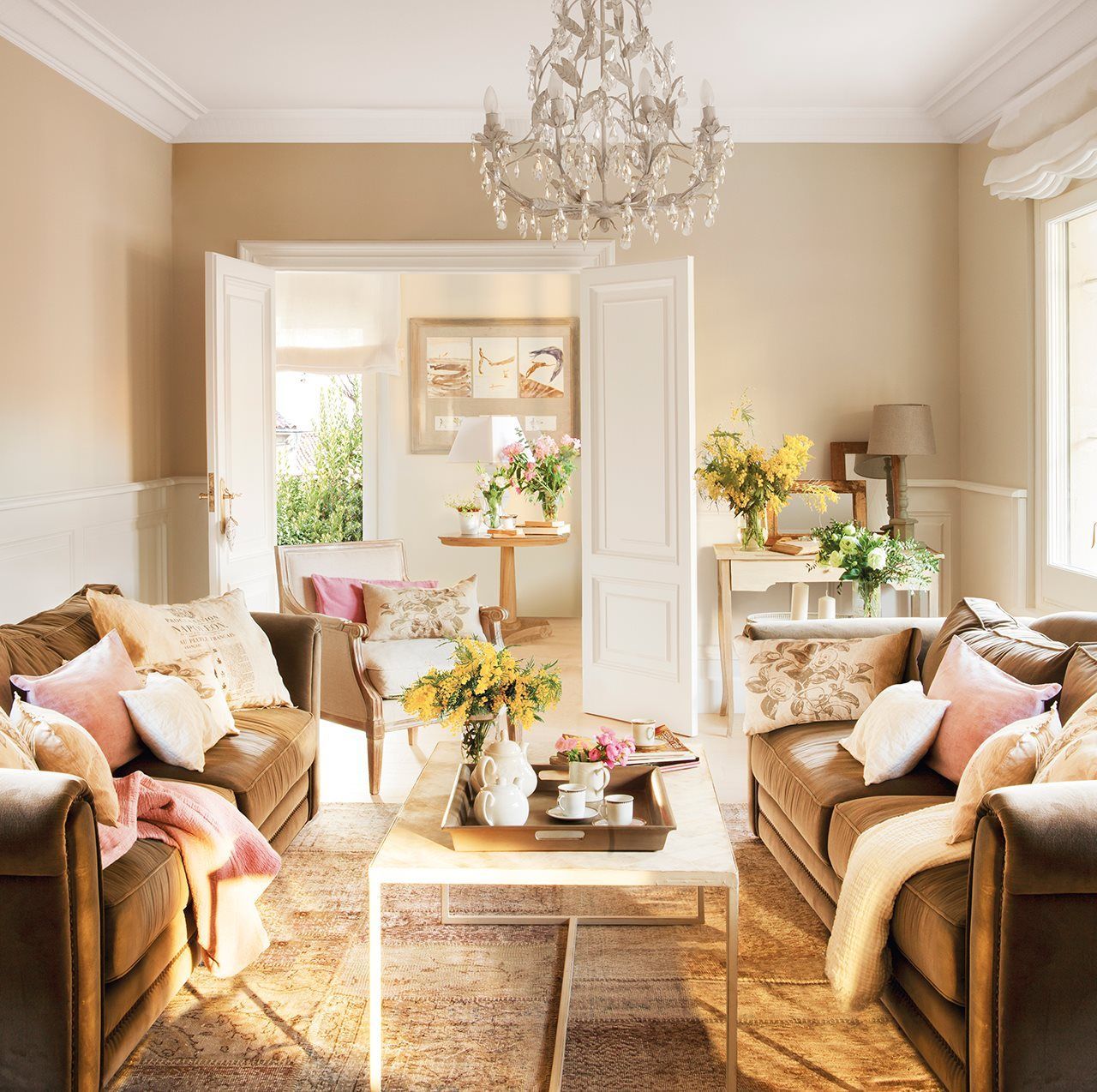 The Spectacular Transformation of a Classic Style Apartment