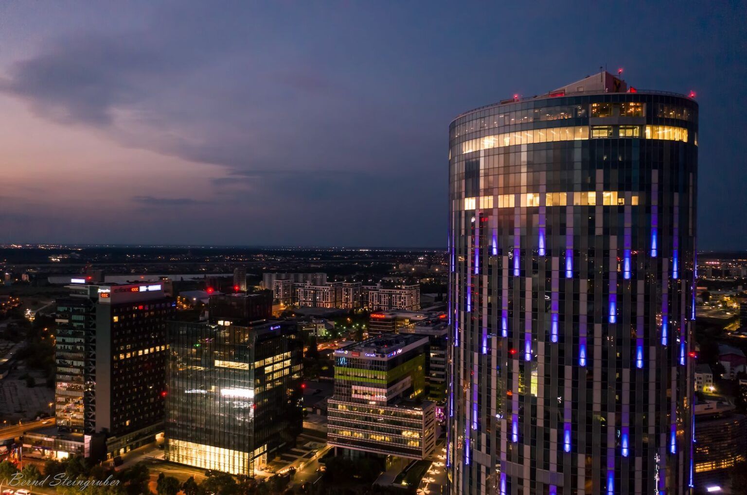 SkyTower lansează concursul public de fotografie „BIG CITY LIGHTS” în cadrul programului „SKY’S THE LIMIT”