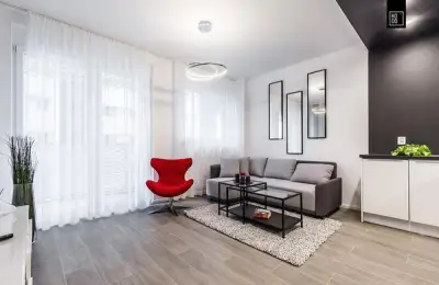 Geometric Motives in the Design of a Two-Bedroom Apartment