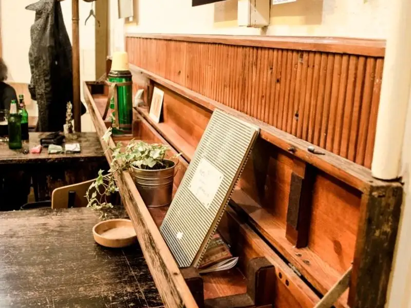 Lokal, sau cum am gasit drumul spre casa