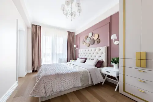 Apartament modern de 70 mp amenajat cu influente clasice pentru o familie cu trei membri