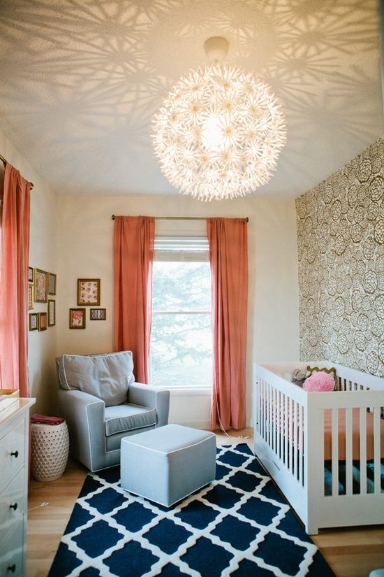 Wallpaper or Washable Paint? Advantages and Disadvantages