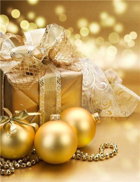 Christmas Decor Ideas with Gold