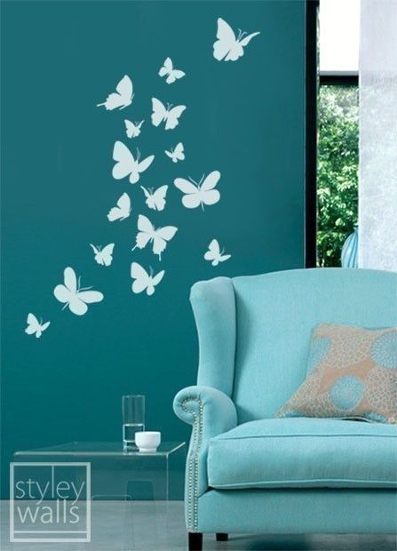 How to Decorate Walls Using a Stencil