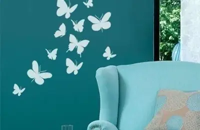How to Decorate Walls Using a Stencil