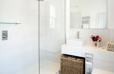 White Bathroom Designs: 12 Inspiring Models