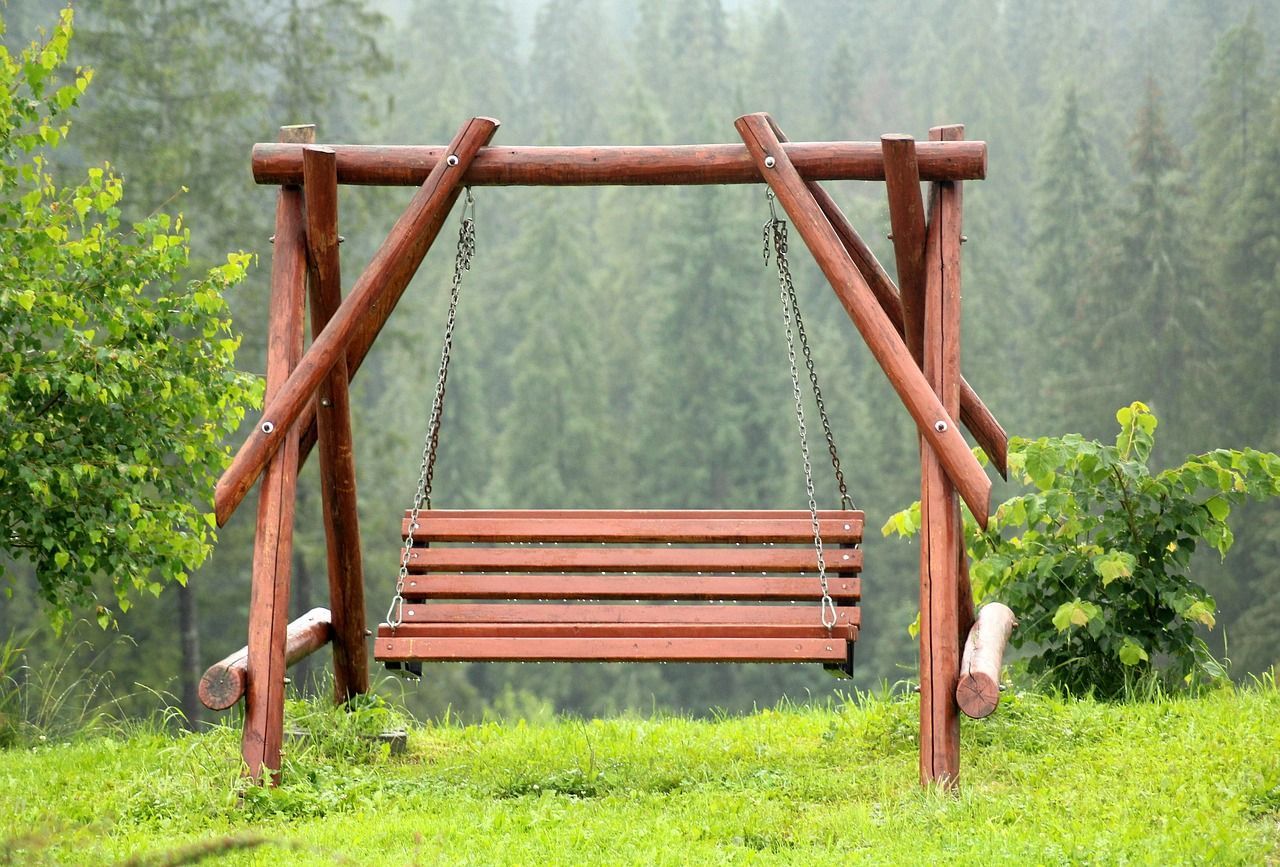 Top 8 cele mai potrivite balansoare de pus în curte și de ce