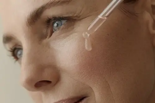 BAKUCHIOL: la fel de eficient ca Retinol, dar delicat cu pielea