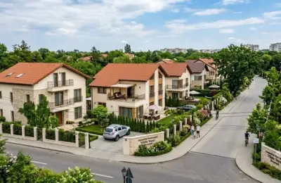 Cum se promovează un complex de vile online într-o piață în care concurența este tot mai mare