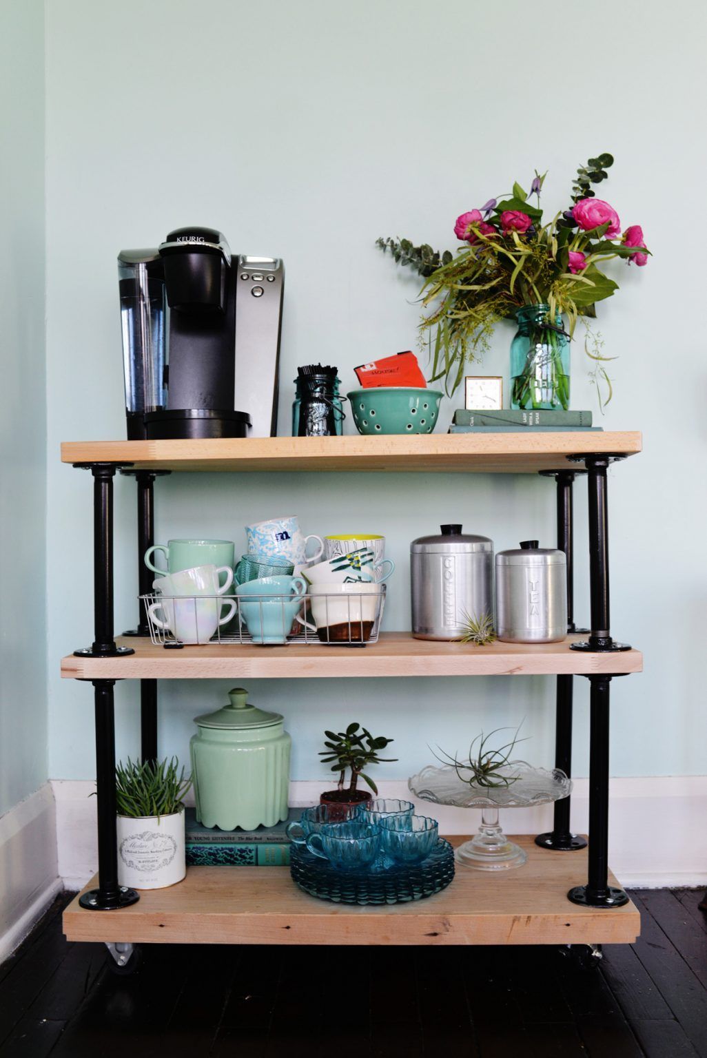 DIY Industrial Pipe Table