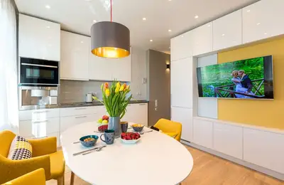 A Bright 39 sq m Apartment with Colorful Accents