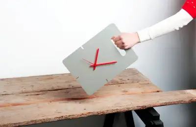 Object Design: Lok, Multifunctional Watches