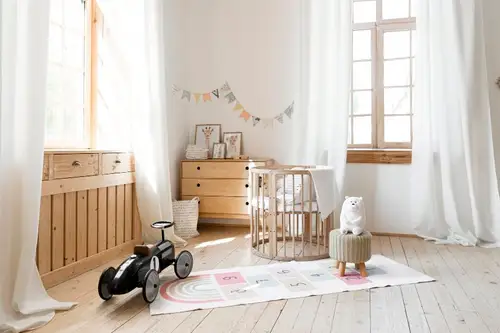 Idei creative pentru decorarea camerei copiilor: crearea unui spațiu vesel și funcțional