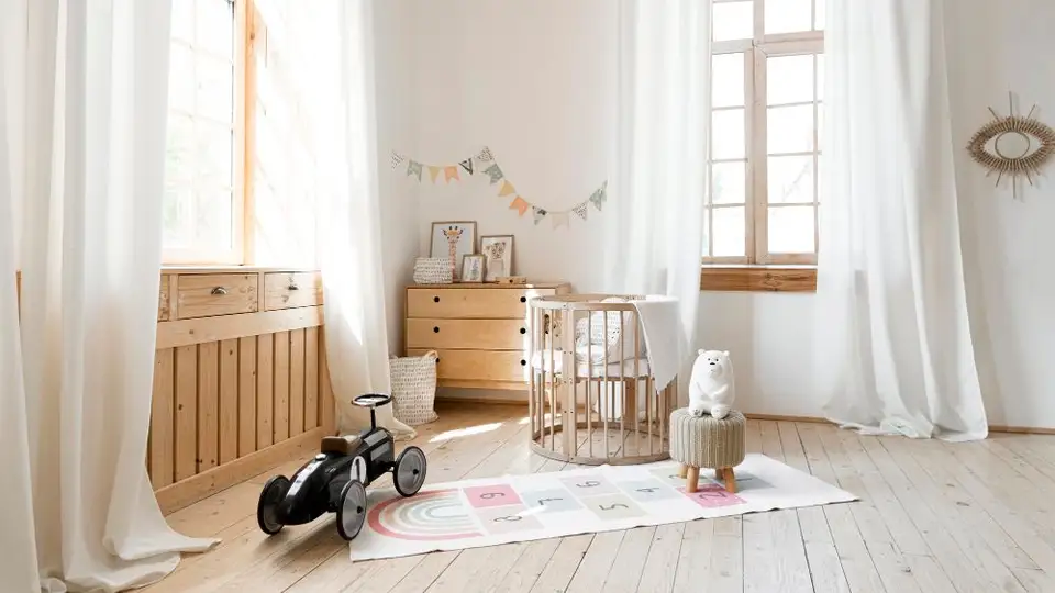 Idei creative pentru decorarea camerei copiilor: crearea unui spațiu vesel și funcțional