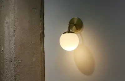 The Advantages of Using an LED Ceiling Light Over a Traditional One