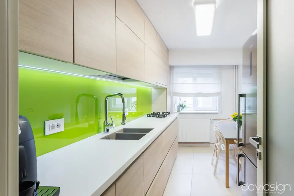 Contemporary Design in a 3-Bedroom Apartment in Oradea