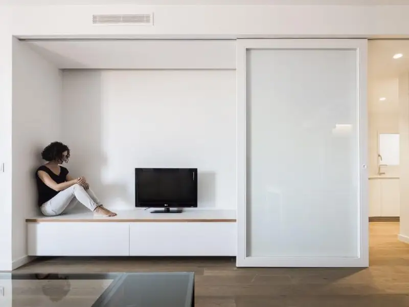 Un apartament alb imaculat in inima Spaniei
