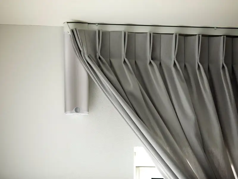 Automatizarea perdelelor si a draperiilor pentru un confort sporit