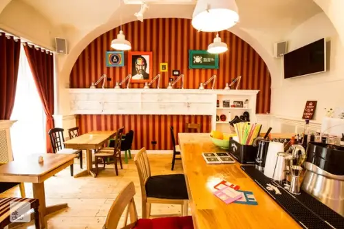 Alt Club, un spatiu multifunctional din Timisoara, adresat exclusiv persoanelor din mediul IT si creativ digital