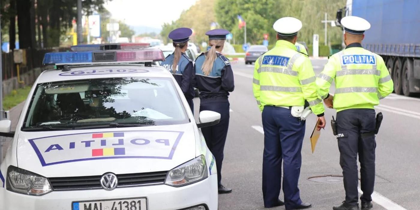 Șofer beat și fără permis urmărit de polițiști, reținut după ce a făcut accident, în București