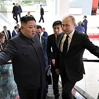 Aliații s-au pus pe Putin. Îi sechestrează navele cu petrol și armele trimise de Kim Jong-un