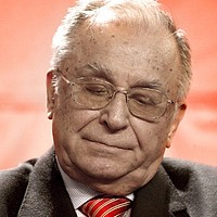 Ion Iliescu are „o slăbiciune marcantă și o tendință de somnolență”, din cauza avansării bolii, spun medicii de la Spitalului SRI
