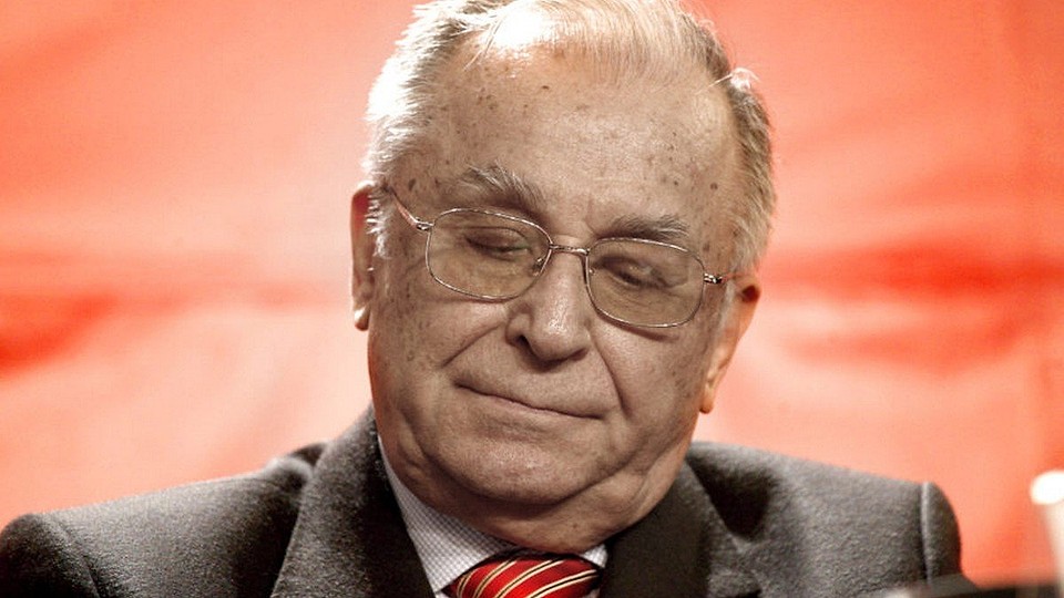 Ion Iliescu are „o slăbiciune marcantă și o tendință de somnolență”, din cauza avansării bolii, spun medicii de la Spitalului SRI