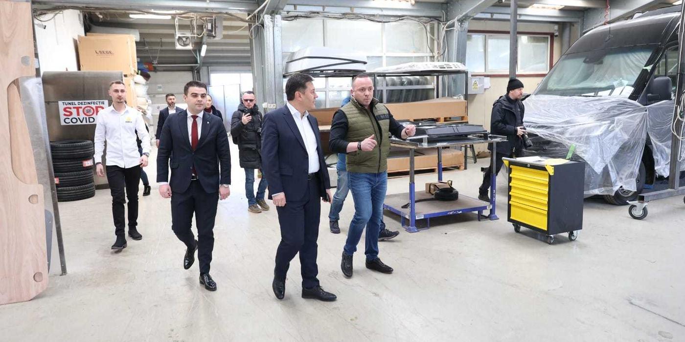Ministrul Economiei, discuţii, la Suceava, cu mediul de afaceri despre fondurile puse la dispoziţie prin cele trei scheme de ajutor de stat pentru industria prelucrătoare, economie circulară şi competitivitate