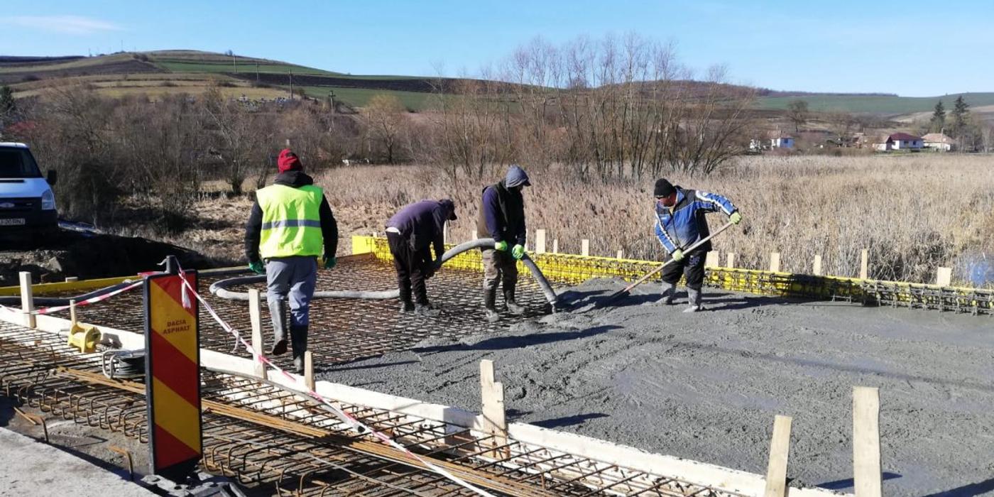 Consiliul Județean Cluj a început lucrările de reabilitare a podului situat pe drumul județean DJ 161E