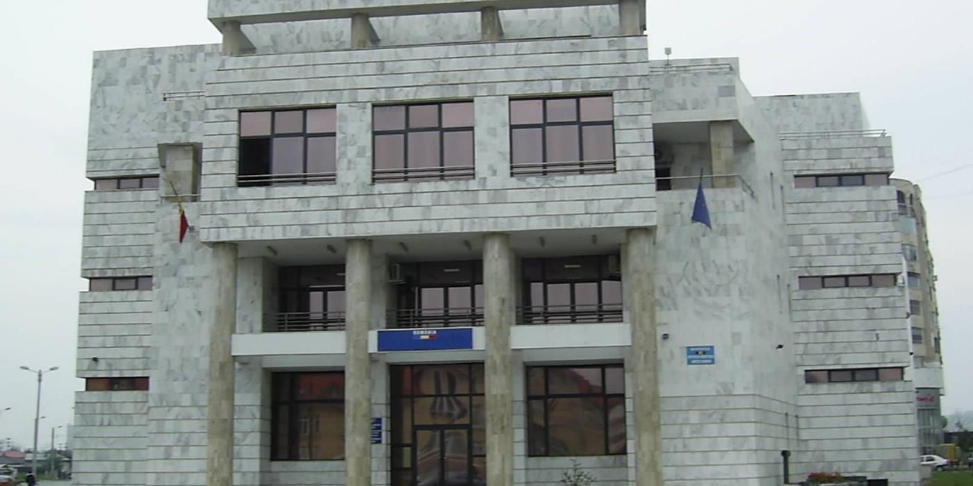 Prefectul de Giurgiu a atacat o hotărâre a Consiliului Judeţean prin care era repartizată primăriilor cota de 6% din impozitul pe venit / Preşedinte CJ: Demers neinspirat, cu efecte dezastruoase pentru programele de investiţii