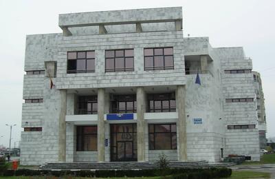 Prefectul de Giurgiu a atacat o hotărâre a Consiliului Judeţean prin care era repartizată primăriilor cota de 6% din impozitul pe venit / Preşedinte CJ: Demers neinspirat, cu efecte dezastruoase pentru programele de investiţii