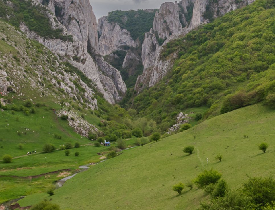 Acceptă provocarea Cheile Turzii Race: Alergare montană în inima Transilvaniei!