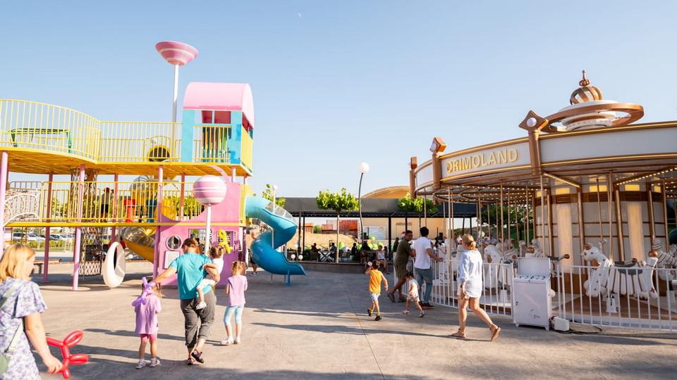 Cel mai mare loc de joacă din Timișoara unde copiii se distrează, iar părinții respiră ușurați