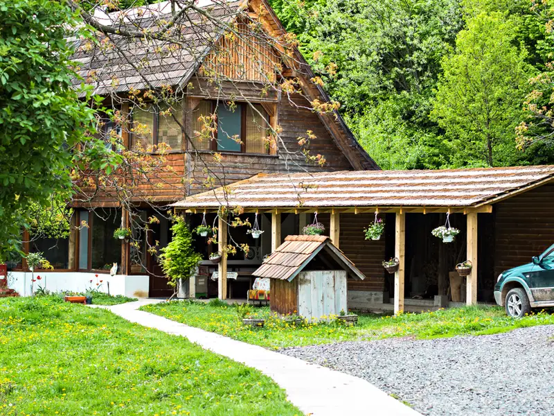 4 utilitati care ar putea sa lipseasca din casa de vacanta (si ce alternative ai)