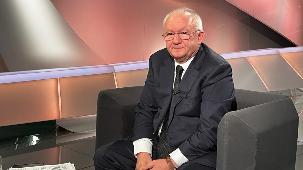 Porumboiu: Nu poţi să ţii 20-25 de ani un director de ANAF la un judeţ. Ăla s-a obişnuit cu toate relele de pe lumea asta, e un fel de vătaf acolo, dar nu poate să-l schimbe, că e ba de la PNL, ba de la PSD