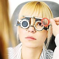 Mai mult decât o rețetă – de ce este esențială o evaluare optometrică detaliată?